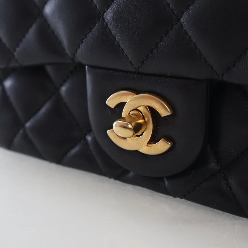 Classic Quilted Chain Shoulder Bag